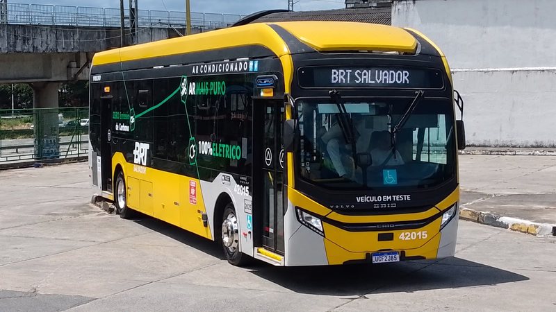 BRT de Salvador testa novo ônibus 100% elétrico