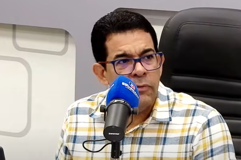 "O brasileiro já vive tarifado o tempo todo": Adelson Carvalho critica alta carga de impostos no país