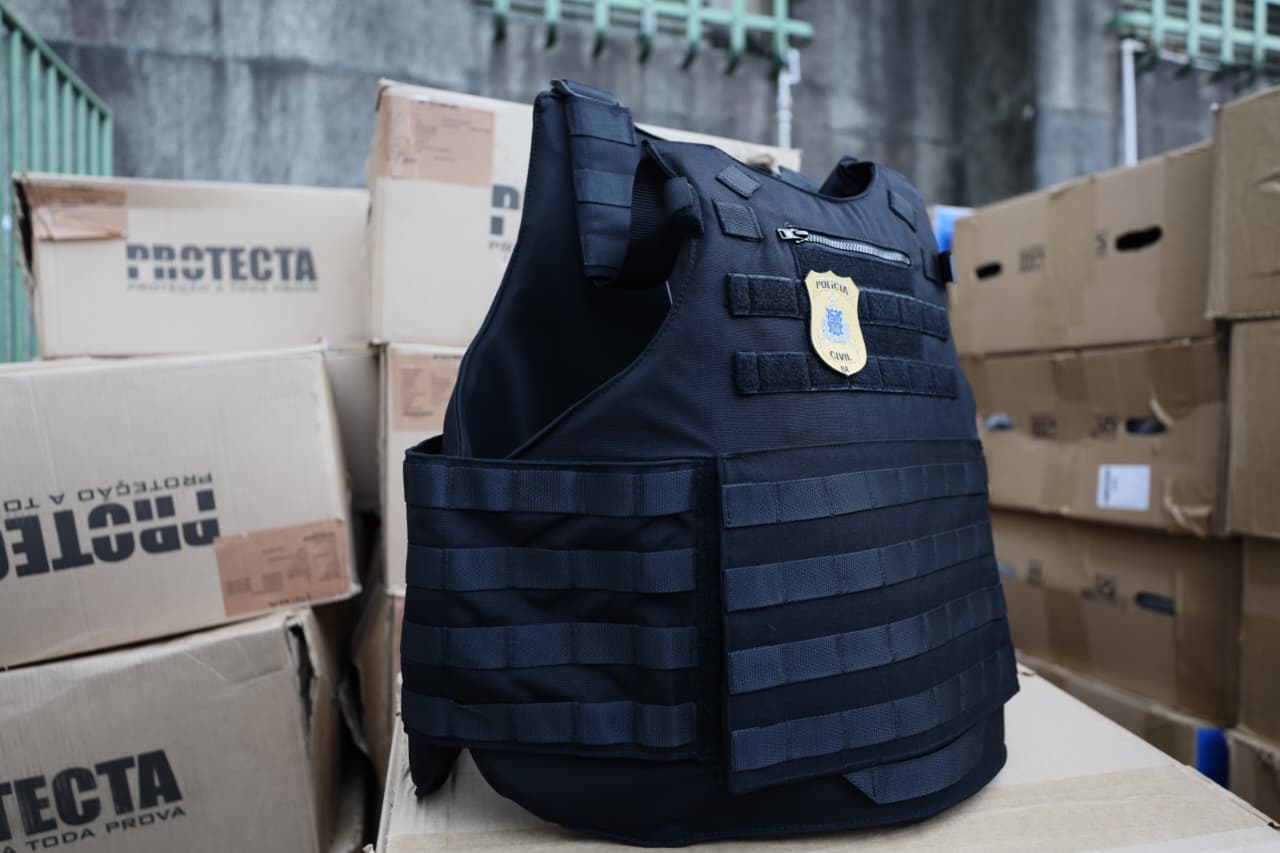 Bahia reforça segurança de policiais civis com novos coletes balísticos