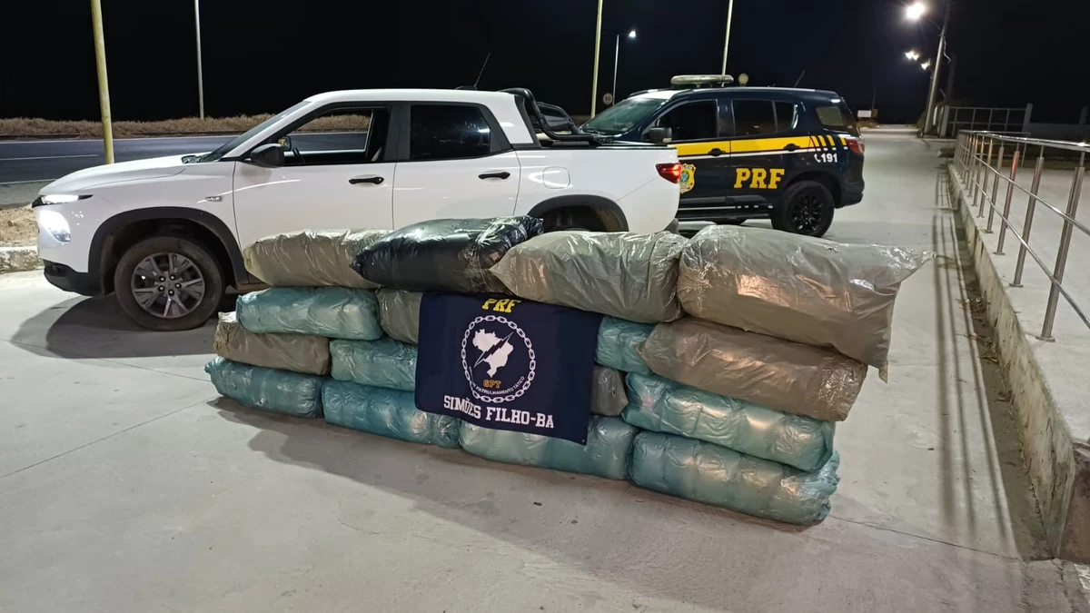 PRF apreende 140 quilos de droga na BR-324