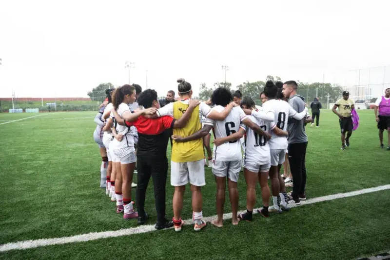 Vitória brilha em campo e avança às semifinais do Baianão feminino 