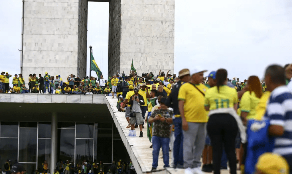 PF cumpre mandados de prisão preventiva na Operação Lesa Pátria