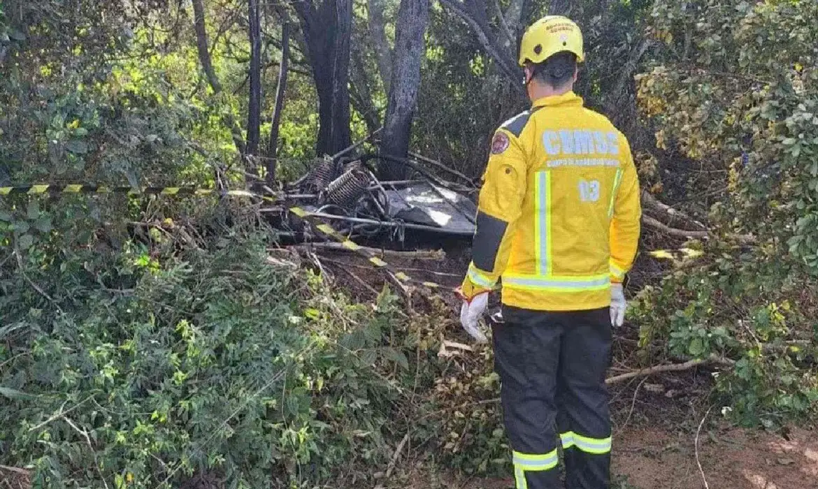 Polícia investiga crime em queda de balão que matou três em SC; piloto e dono podem ser responsabilizados