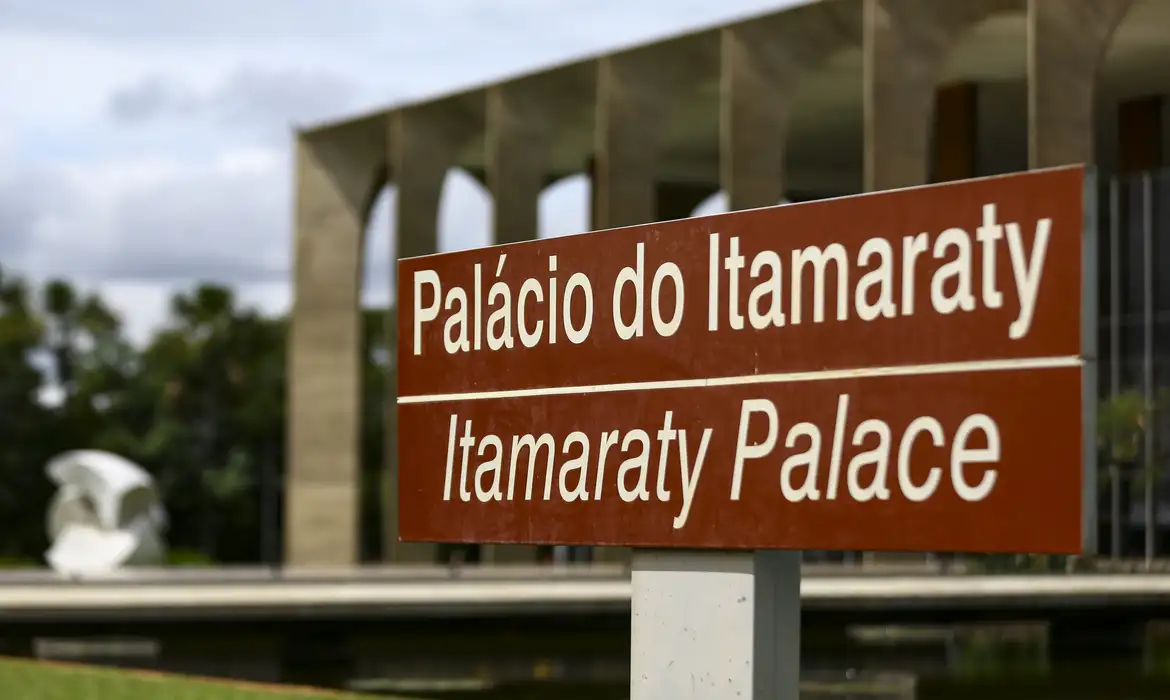 Itamaraty acusa Milei de interferir nas eleições brasileiras