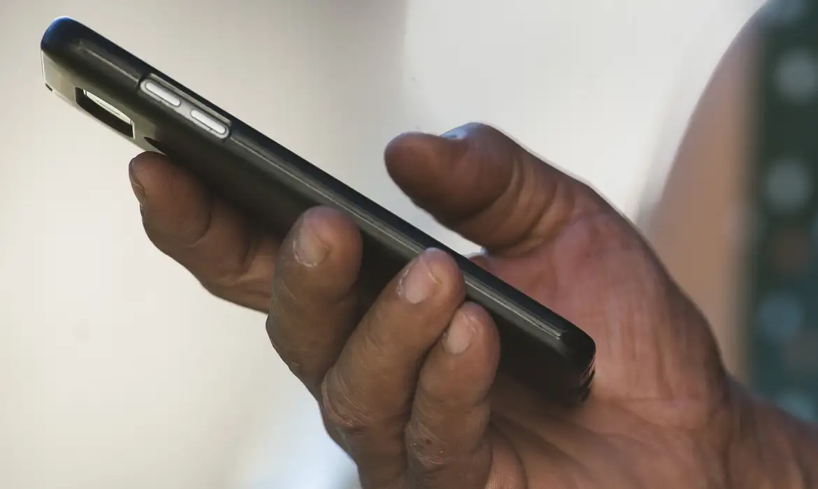 Perfis criados por inteligência artificial espalham falsas dicas de saúde nas redes