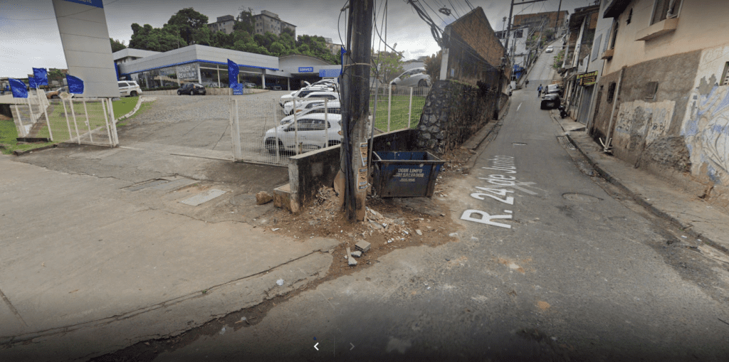 Corpo é encontrado em contêiner de lixo na Avenida Heitor Dias