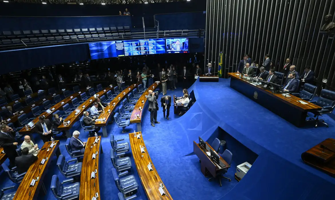 Eleições definem 54 cadeiras e mudam perfil do Senado em 2027