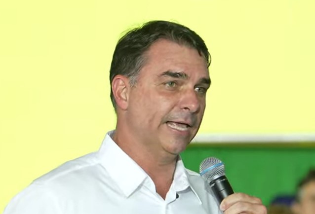Flávio diz que não vai cortar aposentadorias e manterá reajuste real